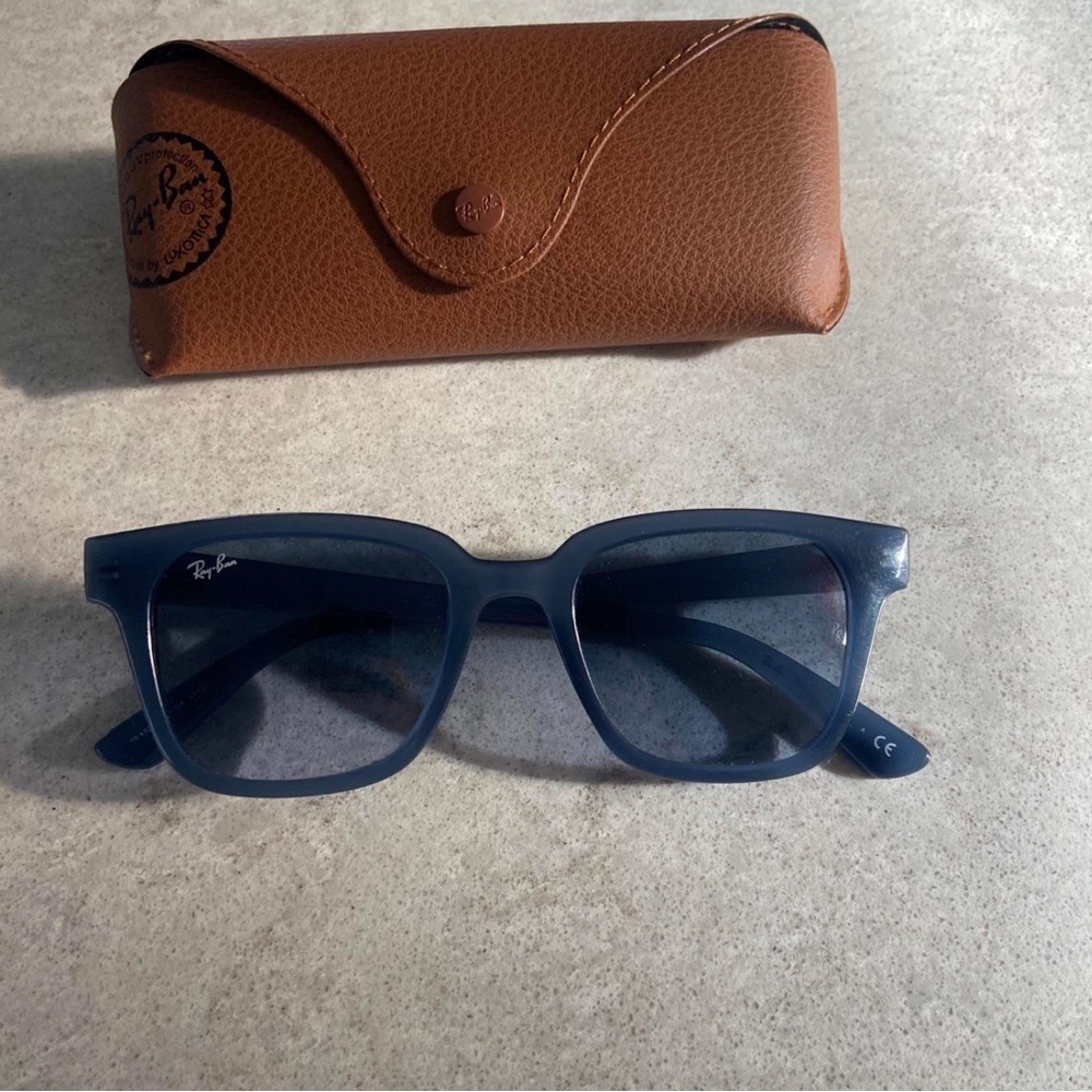 Ray-Ban Classic Blue Wayfarer Sunglasses
